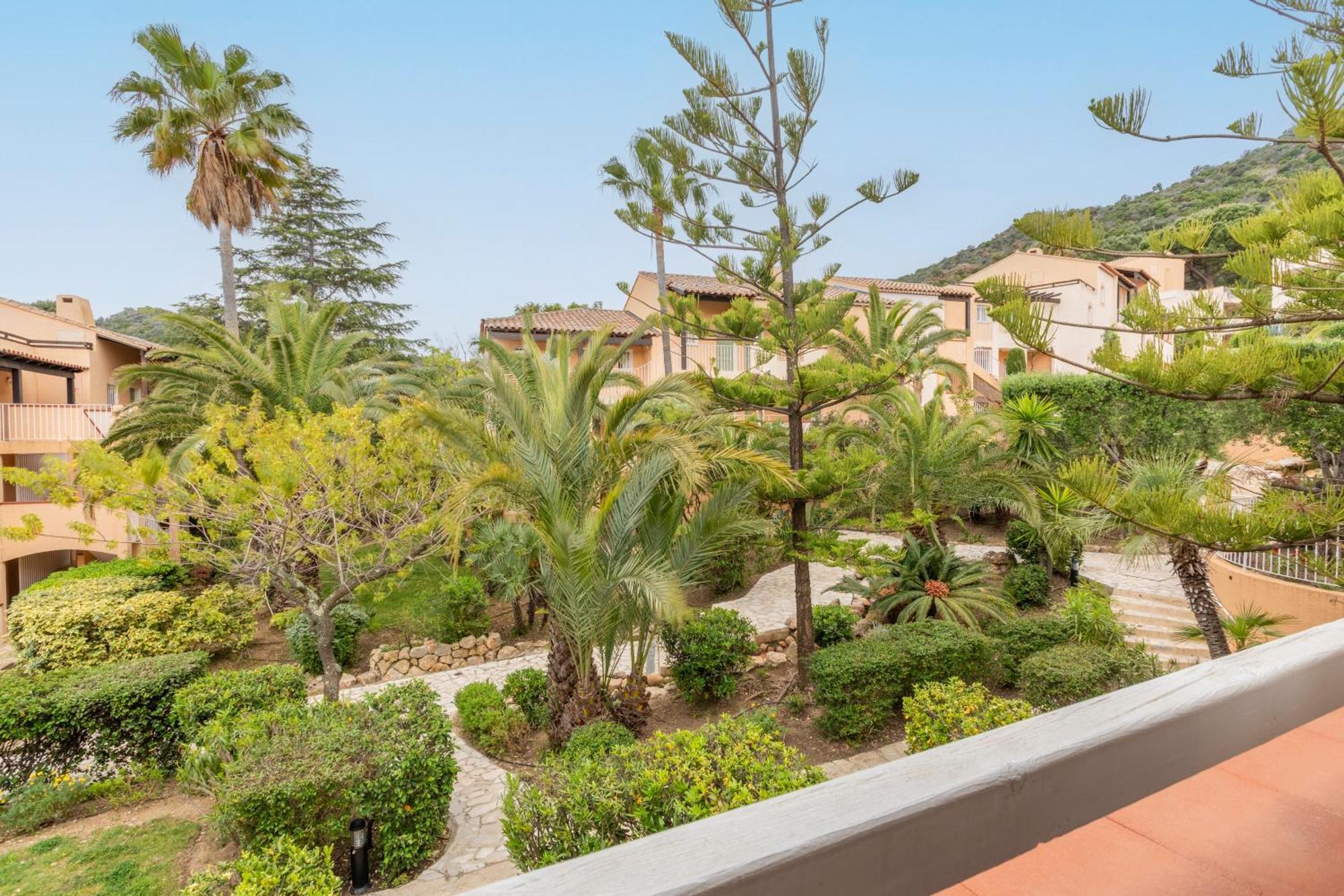 Residence Pierre & Vacances L'Anse De Pramousquier Le Lavandou Bagian luar foto