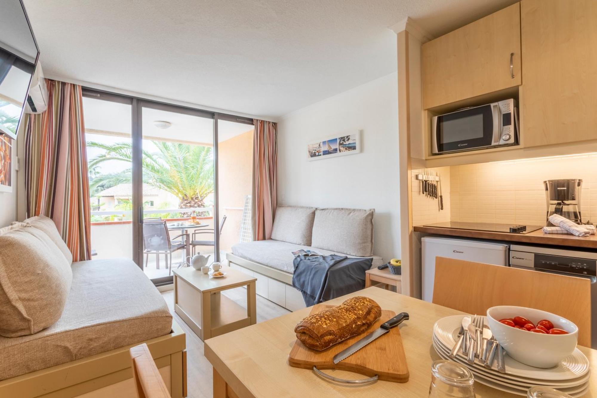 Residence Pierre & Vacances L'Anse De Pramousquier Le Lavandou Bagian luar foto