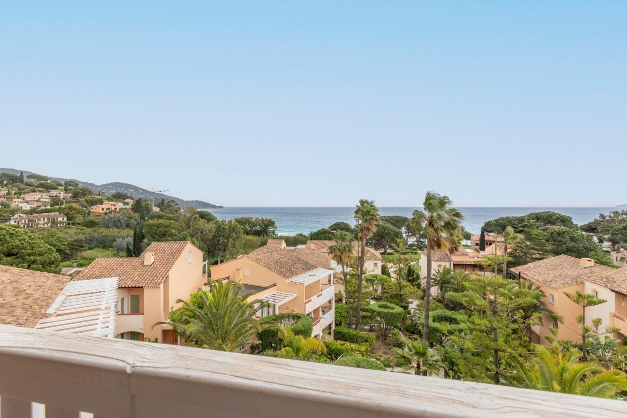 Residence Pierre & Vacances L'Anse De Pramousquier Le Lavandou Bagian luar foto