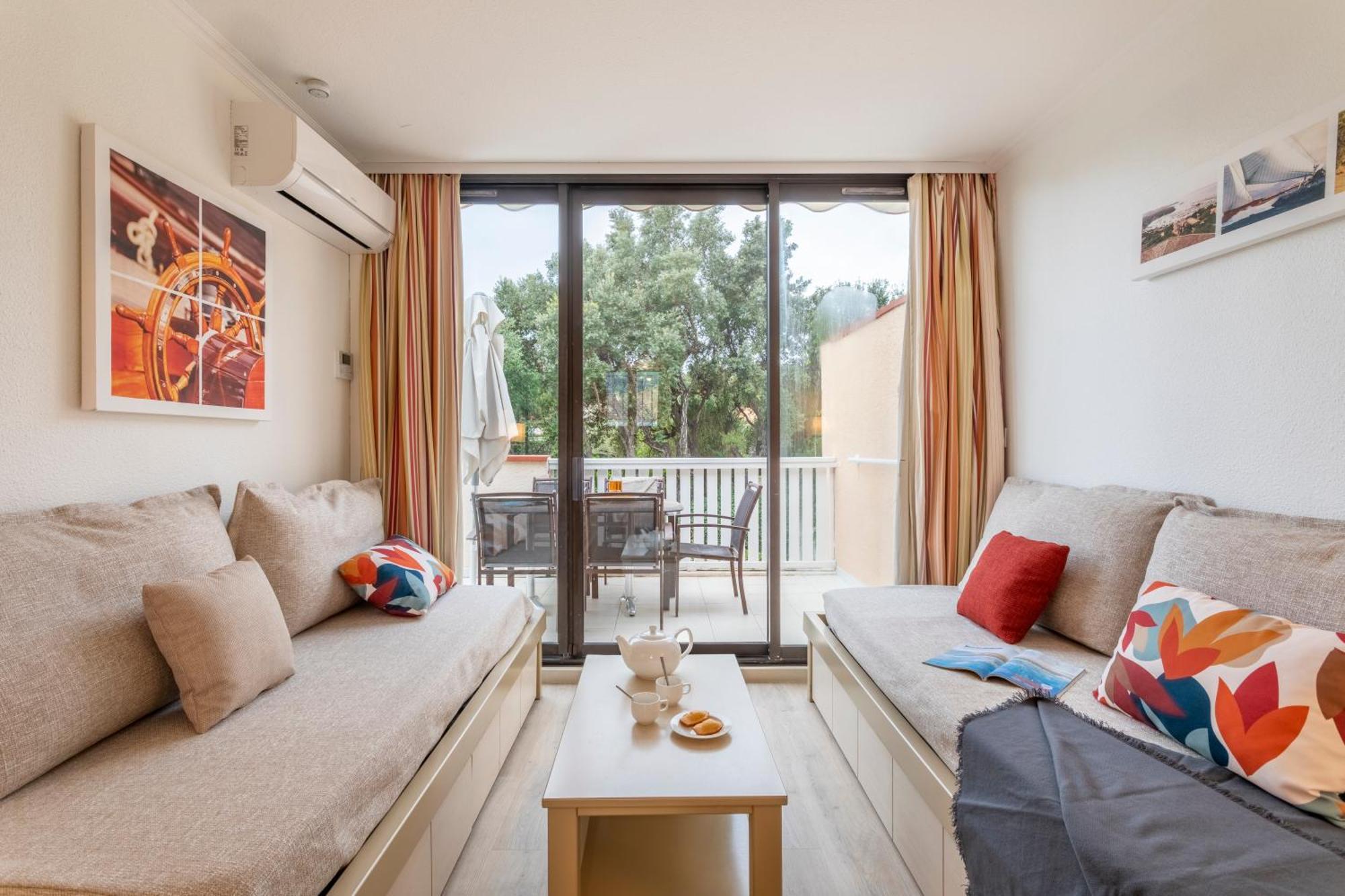 Residence Pierre & Vacances L'Anse De Pramousquier Le Lavandou Bagian luar foto