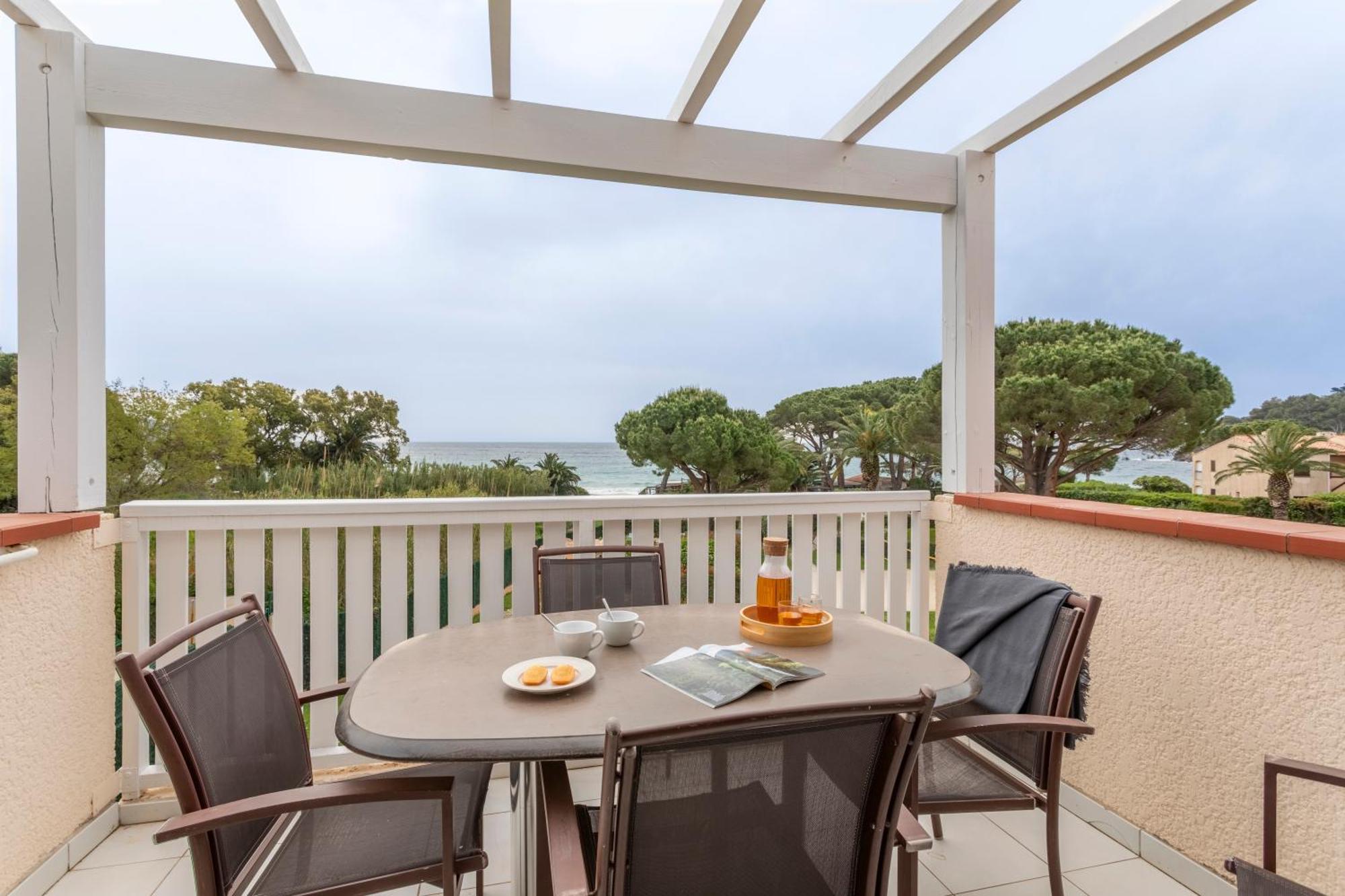 Residence Pierre & Vacances L'Anse De Pramousquier Le Lavandou Bagian luar foto